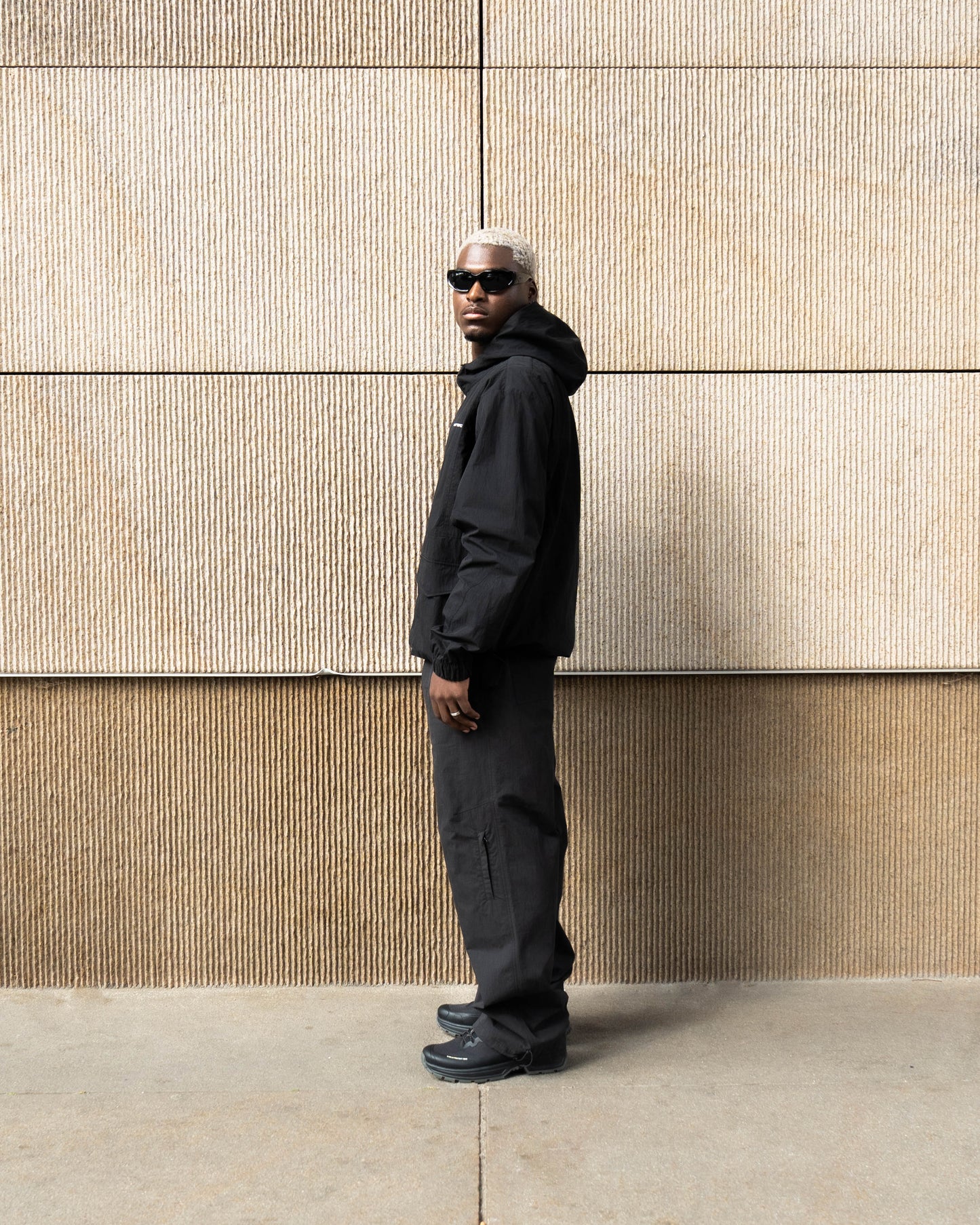 Nōma Cloak Black