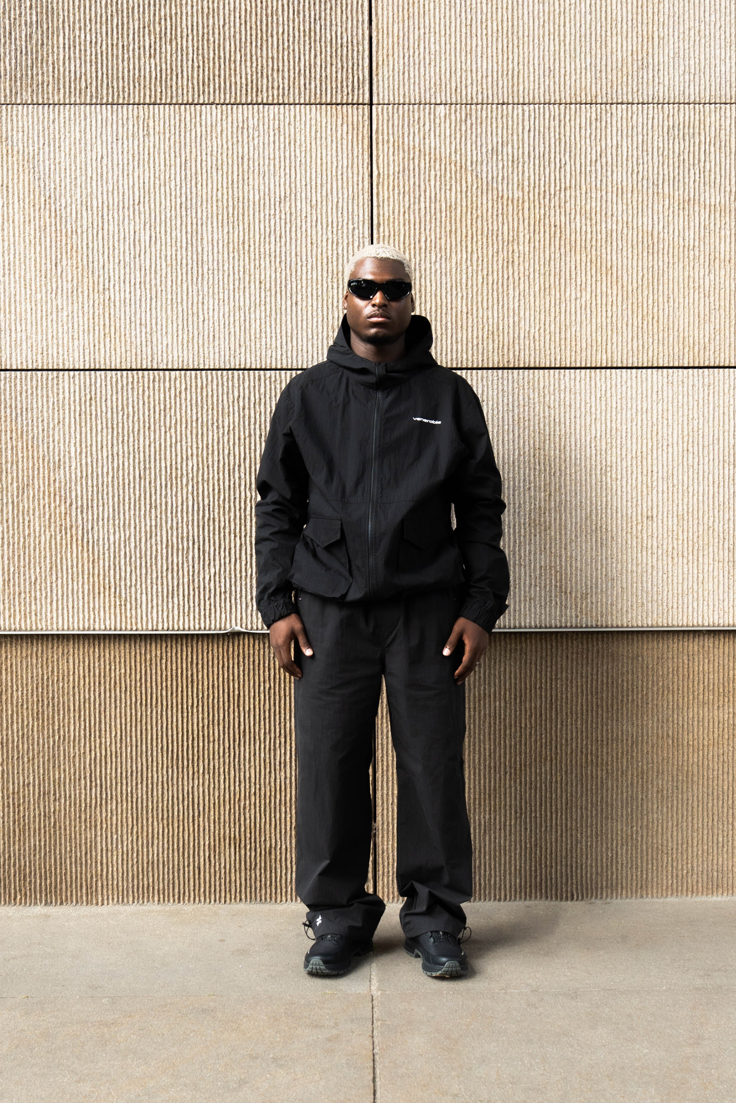 Nōma Cloak Black